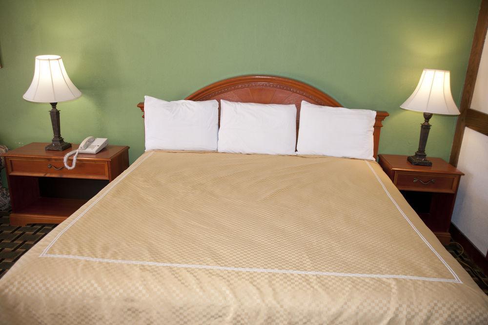 Victorian Inn & Suites Nacogdoches Εξωτερικό φωτογραφία